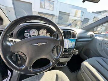 Chrysler Voyager 3.3 I AUT Youngtimer met Apple Carplay beschikbaar voor biedingen
