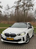 BMW 1-Serie 118i  M-sport  / virtual dash / pano / keyles, Auto's, BMW, 65 €/maand, 1295 kg, Wit, Particulier