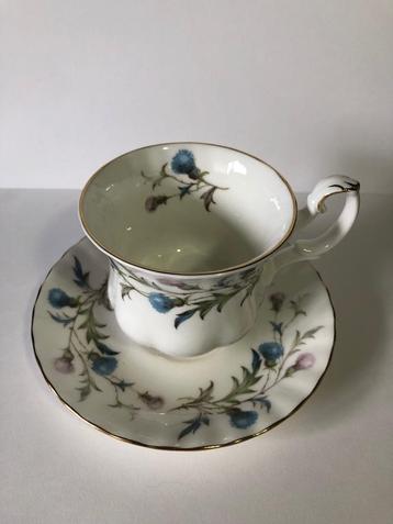 Royal Albert Brigadoon fine bone china antiek kop en schotel beschikbaar voor biedingen