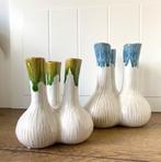 Knoflook vazen set wit met blauw & groen, Huis en Inrichting, Woonaccessoires | Vazen, Blauw, Aardewerk of Porselein, Ophalen of Verzenden