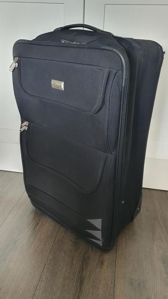 Reiskoffer zwart, Sieraden, Tassen en Uiterlijk, Koffers, Gebruikt, Hard kunststof, 70 cm of meer, Ophalen of Verzenden