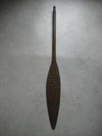 peddel uit Nieuw Guinea L 110 cm, Sentani, met mooi snijwerk, Antiek en Kunst, Verzenden