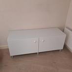 Lage Ikea TV kast met glasplaat, Huis en Inrichting, Kasten | Lockerkasten, Ophalen, Zo goed als nieuw