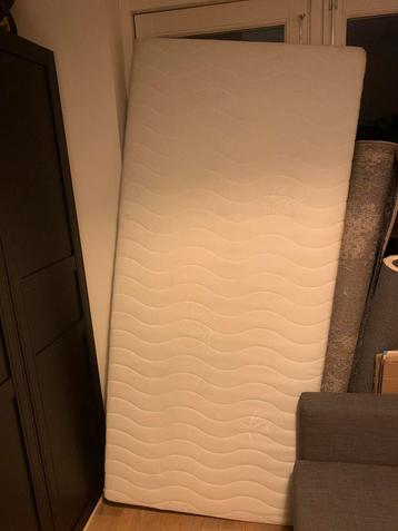Matras - eenpersoons beschikbaar voor biedingen