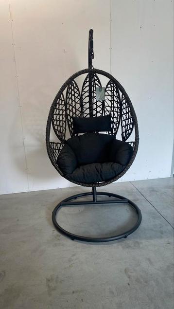 Malaga egg chair donker bruin. 100 % goed en compleet.  beschikbaar voor biedingen