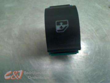 Elektrisch Raam Schakelaar van een Fiat Doblo beschikbaar voor biedingen