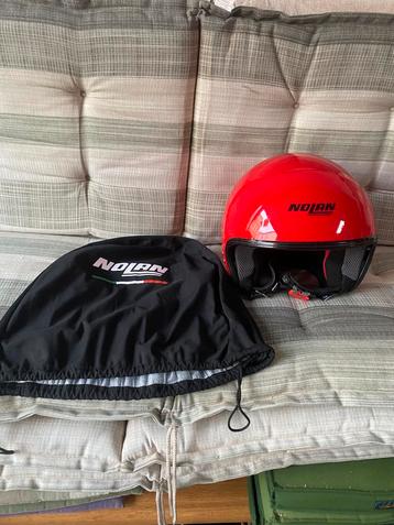 Twee Nolan bromfietshelmen. ALS NIEUW per stuk of per stel. beschikbaar voor biedingen