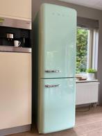 Pastelgroene Smeg koelkast., 200 liter of meer, 60 cm of meer, Met aparte vriezer, Zo goed als nieuw