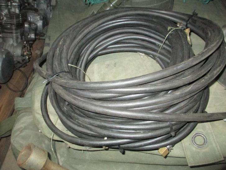 6 x luchtslang behorend bij vrachtauto 4 tonner ex nl leger., Verzamelen, Militaria | Algemeen, Landmacht, Overige typen, Nederland