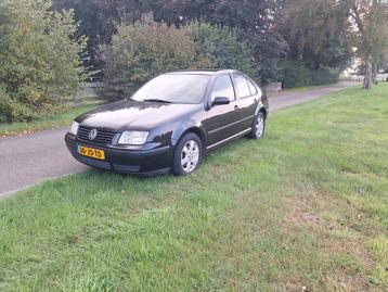 Volkswagen Bora 1.6 77KW 2002 Zwart apk tot 08.10.2026 beschikbaar voor biedingen