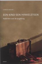 Een kind, een hinkelsteen, door Charles Vergeer, Ophalen of Verzenden, Zo goed als nieuw, Nederland, Overige onderwerpen