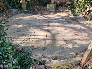 Terrastegels cirkel (3x diameter 4m) beschikbaar voor biedingen
