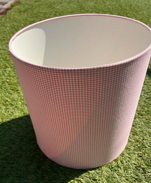 Gratis lampenkap roze / witte ruit 30x30, Huis en Inrichting, Lampen | Lampenkappen, Zo goed als nieuw, 25 tot 50 cm, Rond, Wit