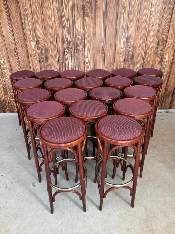 Thonet krukken met stoffen zitting 20 stuks, Huis en Inrichting, Barkrukken, Zo goed als nieuw, 60 tot 90 cm, 5 krukken of meer