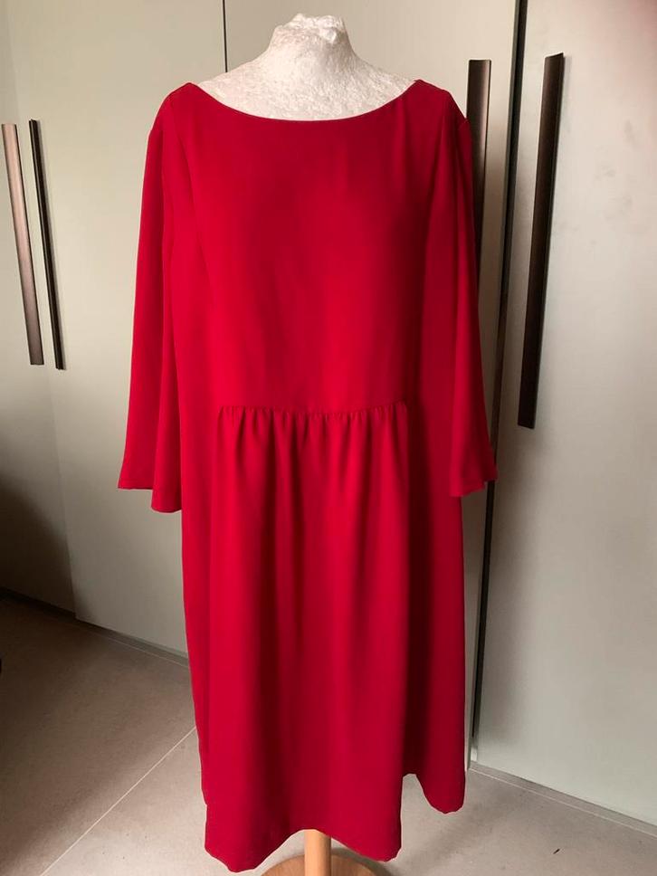 LaDress Rode Jurk XL - Zo Goed Als Nieuw, Kleding | Dames, Jurken, Zo goed als nieuw, Maat 46/48 (XL) of groter, Rood, Knielengte