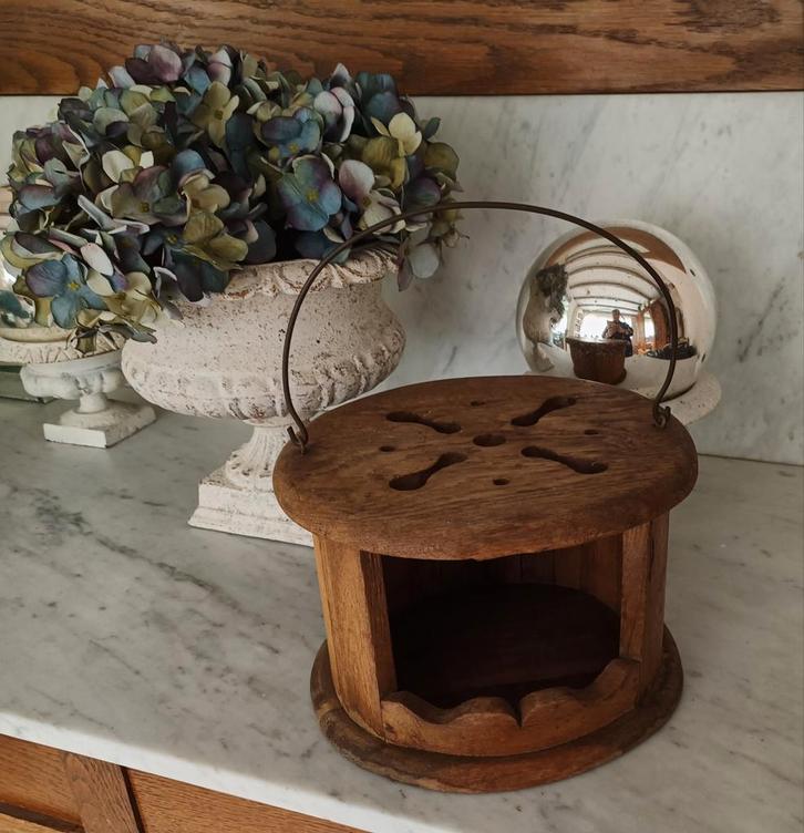 Antiek stoof / stoofje massief hout met hengsel, Antiek en Kunst, Antiek | Woonaccessoires, Ophalen of Verzenden