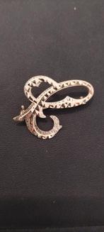 Gouden vintage broche. Letter C. 14 karaat., Minder dan 4 cm, Ophalen of Verzenden, Zo goed als nieuw, Goud
