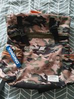 Vingino kinder rugtas, Drie personen of meer