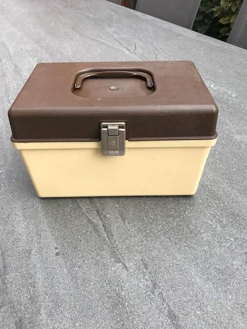 vintage naaidoos - beige met bruin deksel jaren'60/15x25x15, Verzamelen, Retro, Huis en Inrichting, Ophalen of Verzenden