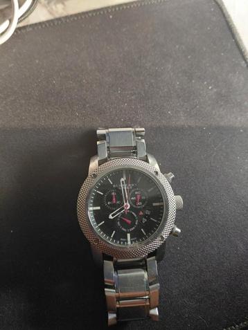 Burberry horloge. beschikbaar voor biedingen