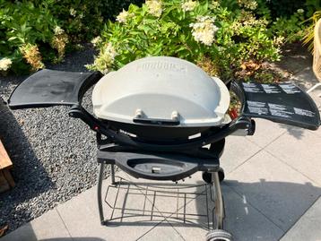 Gas barbecue BBQ Weber Q2000 met onderstel beschikbaar voor biedingen