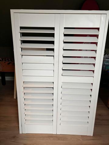Witte houten shutters op maat - (99,3 x 153,3) beschikbaar voor biedingen
