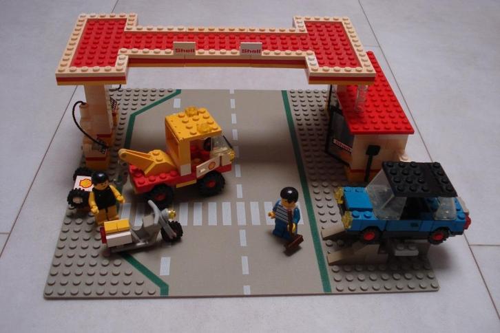Lego 6371 Shell Service station compleet met bouwhandleiding, Kinderen en Baby's, Speelgoed | Duplo en Lego, Zo goed als nieuw