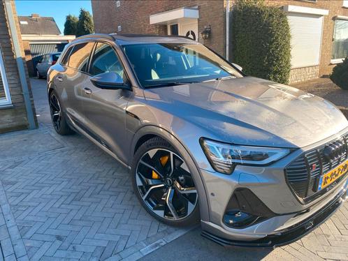 Audi e-tron 55 Quattro 360pk 2019 Grijs full options, Auto's, Audi, Particulier, e-tron, Elektrisch, SUV of Terreinwagen, Automaat