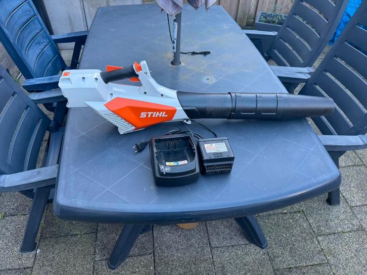 Stihl Accu bladblazer +accu+lader, Tuin en Terras, Bladblazers, Zo goed als nieuw, Benzine, Ophalen of Verzenden