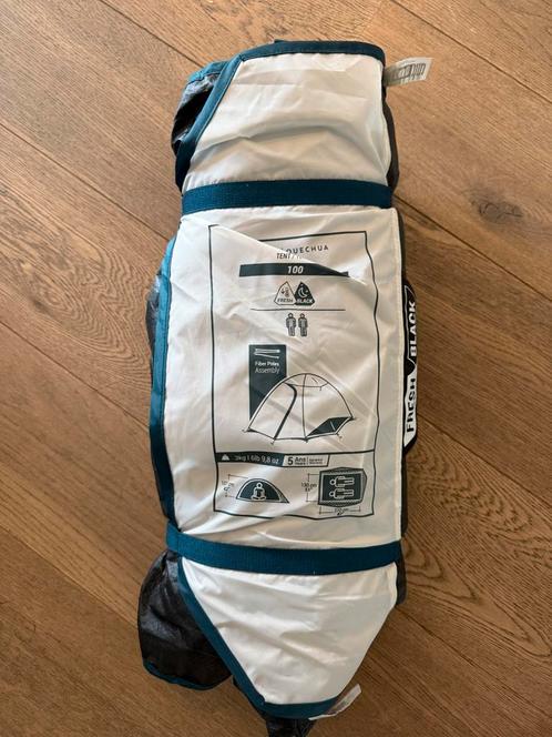 Quechua black white 2-persoons tent - Zo goed als nieuw, Caravans en Kamperen, Tenten, tot en met 2, Zo goed als nieuw, Ophalen