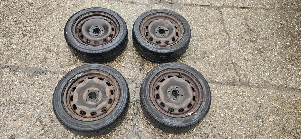 Ford Fiesta mk6 velgen en banden. Moet weg teab!, Auto-onderdelen, Banden en Velgen, Gebruikt, 15 inch, Banden en Velgen, Ophalen of Verzenden