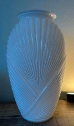 Vintage Revival opaline glas Art Deco vaas, Huis en Inrichting, Ophalen, Wit, Minder dan 50 cm, Glas