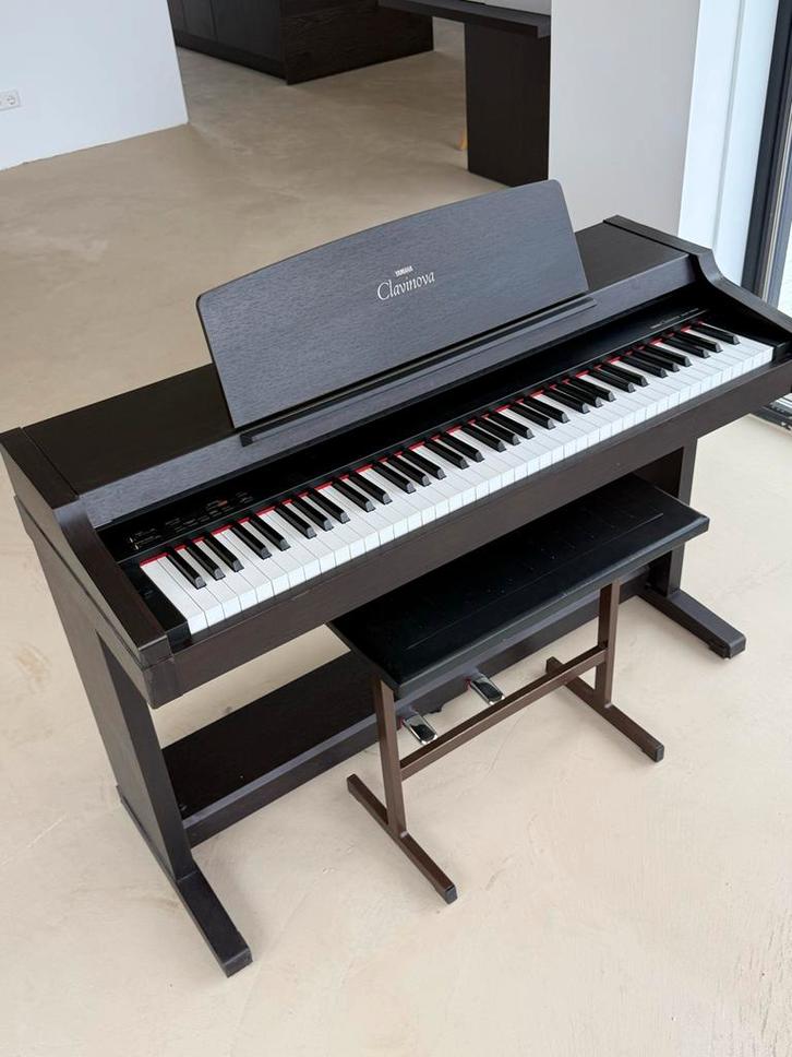 Mooie Yamaha Clavinova CLP-152s met gewogen toetsen &krukje!, Muziek en Instrumenten, Piano's, Gebruikt, Piano, Bruin, Digitaal