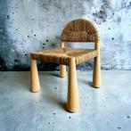 Massieve houten stoel met conische kegelpoten, Huis en Inrichting, Stoelen, Twee, Hout, Ophalen, Rood