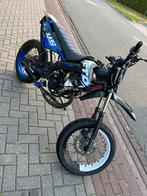Derbi senda 88cc 2006, Fietsen en Brommers, Brommers | Derbi, Ophalen, 6 versnellingen, Maximaal 45 km/u, Zo goed als nieuw