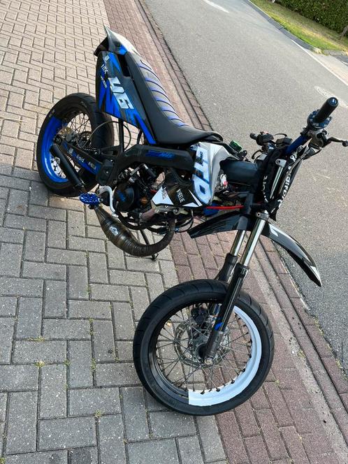 Derbi senda 88cc 2006, Fietsen en Brommers, Brommers | Derbi, Zo goed als nieuw, Maximaal 45 km/u, Ophalen