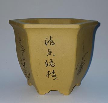 Yixing zeshoekige schaal voor bonsai.  beschikbaar voor biedingen