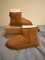 Uggs classic mini 39, Verzenden, Zo goed als nieuw, Bruin