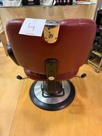 Kappersstoel bordeauxrood nr4, Ophalen, Gebruikt