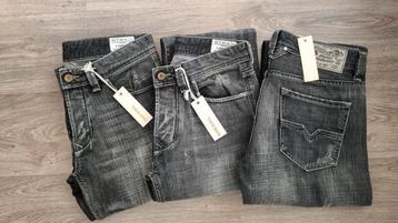 - NIEUWE - Diesel LARKEE 29x32 - regular straight - #D2403 beschikbaar voor biedingen