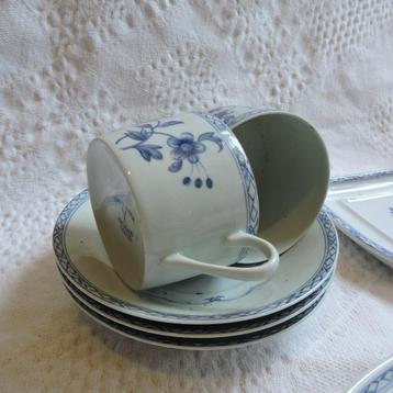 Porselein Paris Vieux Chine Bleu blauw wit bloem kop schotel beschikbaar voor biedingen