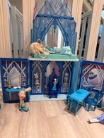 Frozen Kasteel met Poppen en Accessoires, Kinderen en Baby's, Speelgoed | Poppenhuizen, Ophalen of Verzenden, Zo goed als nieuw