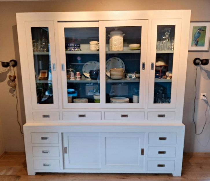 Strakke landelijke servieskast met schuifdeuren, Antiek en Kunst, Antiek | Meubels | Kasten, Ophalen