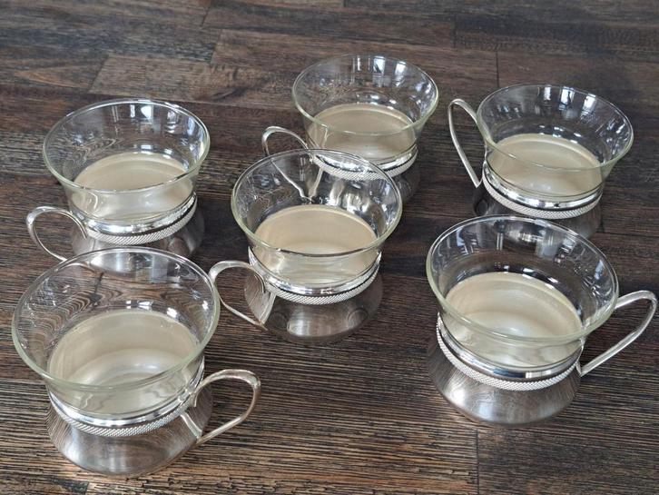 Zes  theeglazen met zilverkleurige houders, Huis en Inrichting, Keuken | Servies, Glas of Glazen, Overige stijlen, Glas, Ophalen of Verzenden