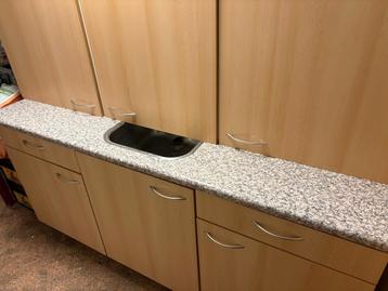 Keukenblok beschikbaar voor biedingen