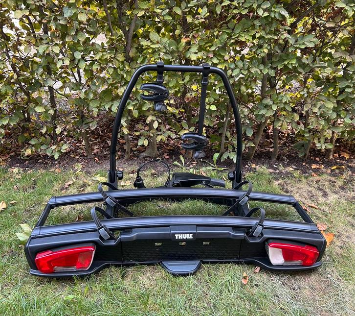 Thule Velospace XT2 938 Black kantelbare fietsendrager, Auto diversen, Fietsendragers, Zo goed als nieuw, Trekhaakdrager, 2 fietsen