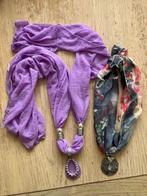2 sjaaltjes met kettinghanger, Kleding | Dames, Mutsen, Sjaals en Handschoenen, Nieuw, Ophalen of Verzenden, Sjaal