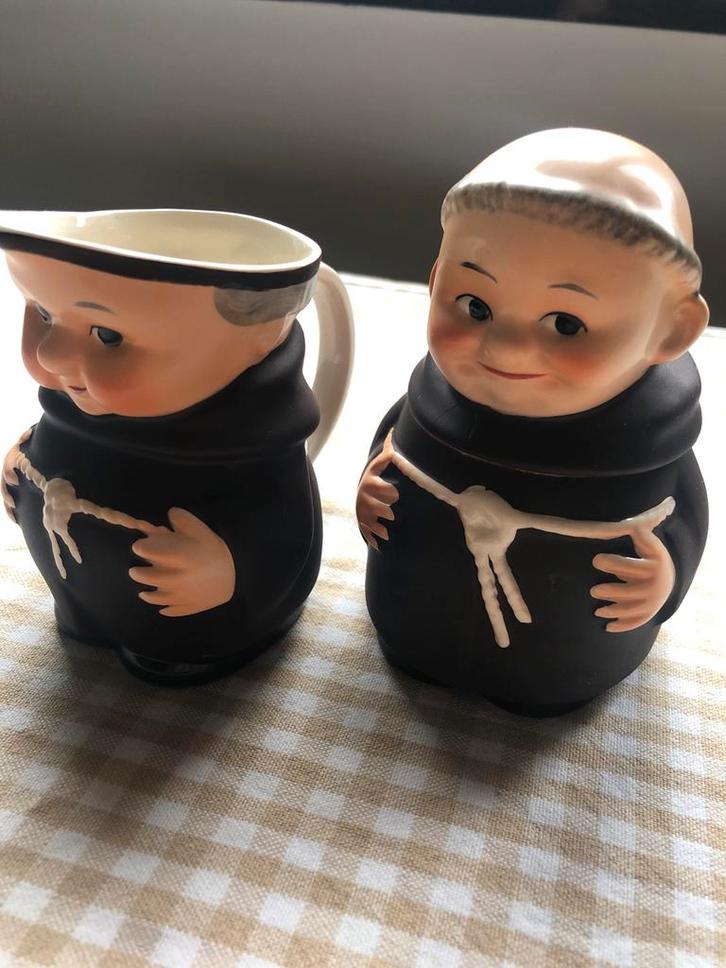 Goebel  Monnik Melkkan & Suikerpot - West-Duitsland Keramiek, Antiek en Kunst, Antiek | Keramiek en Aardewerk, Ophalen of Verzenden