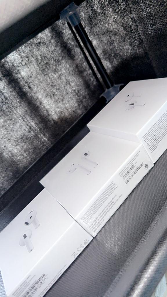 Airpods pro 2 de gen. Airpods 2 en airpods 4, Telecommunicatie, Mobiele telefoons | Oordopjes, Zo goed als nieuw, Ophalen of Verzenden