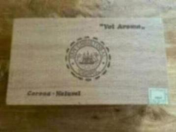 Oud houten sigarenkistje San Christobal “cigars “ beschikbaar voor biedingen